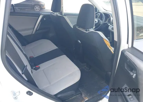 2016 Toyota Rav4 Xle z USA, uszkodzony, nr VIN JTMRFREV3GJ071034